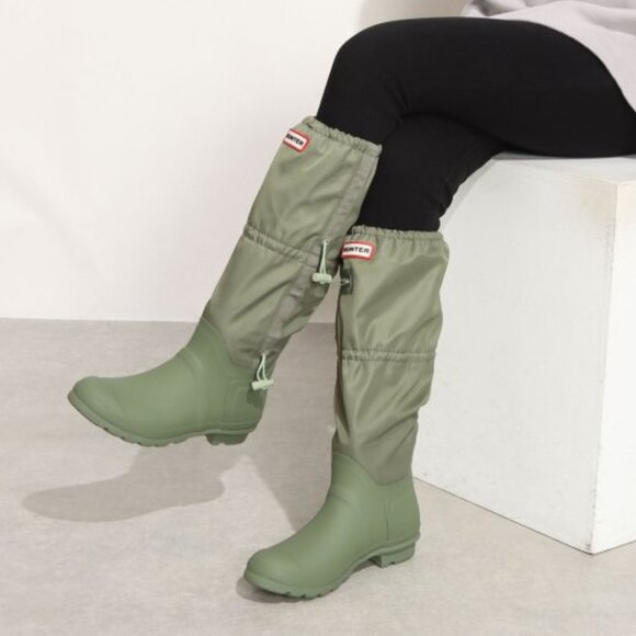 NEW HUNTER Original Tall Travel Boots in lichen green/everglade green 261 6T8 - Picture 2 of 8